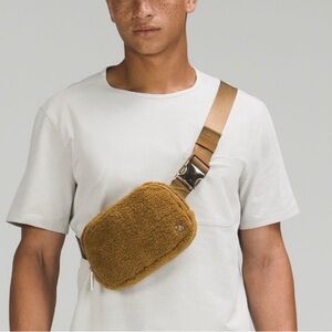 LULULEMON // Everywhere Belt Bag 1L Fleece